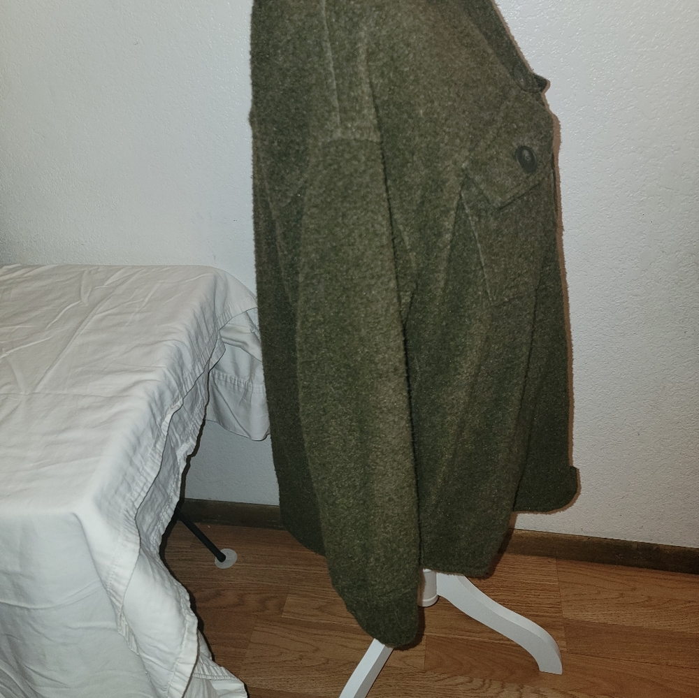 Woman's Black Tape Button-Up Shirt Size  Medium Long Sleeve Green in color - Picture 2 of 11